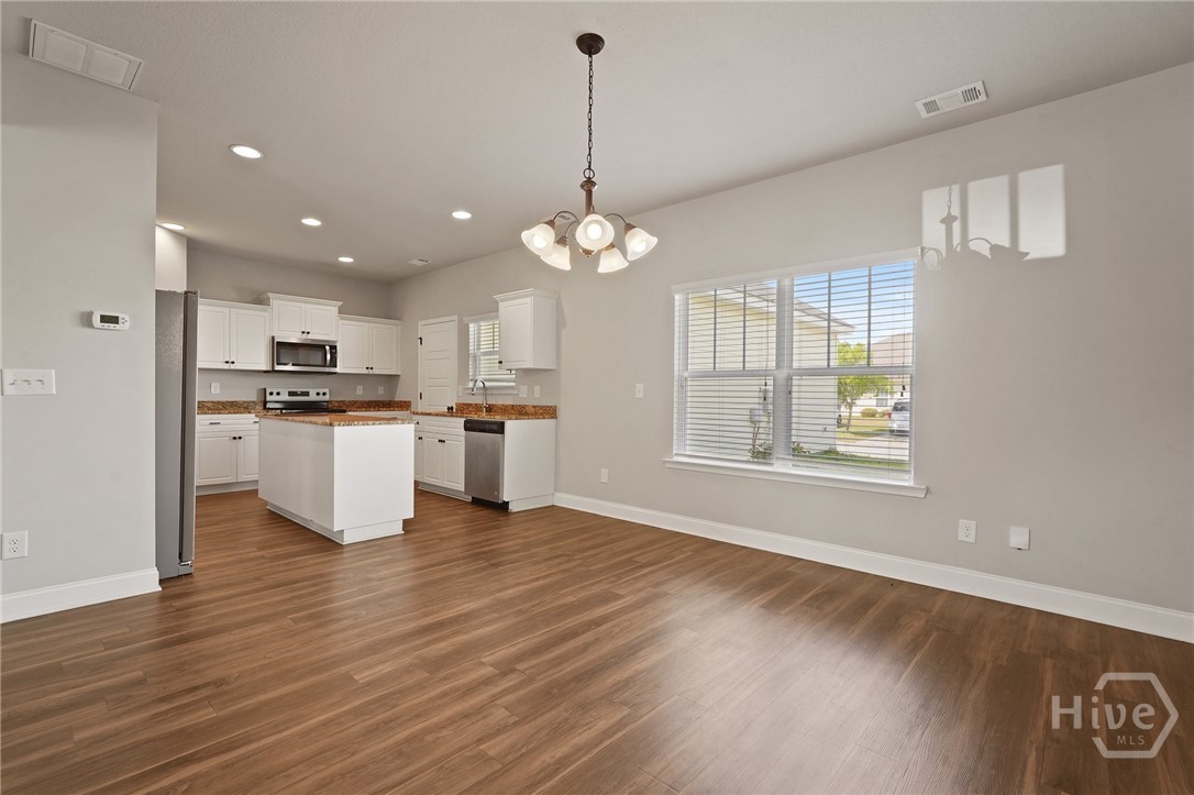 508 Potter Stone Square