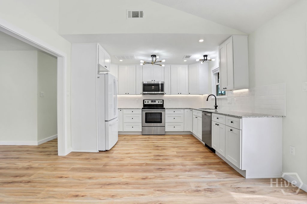 223 Melrose Place