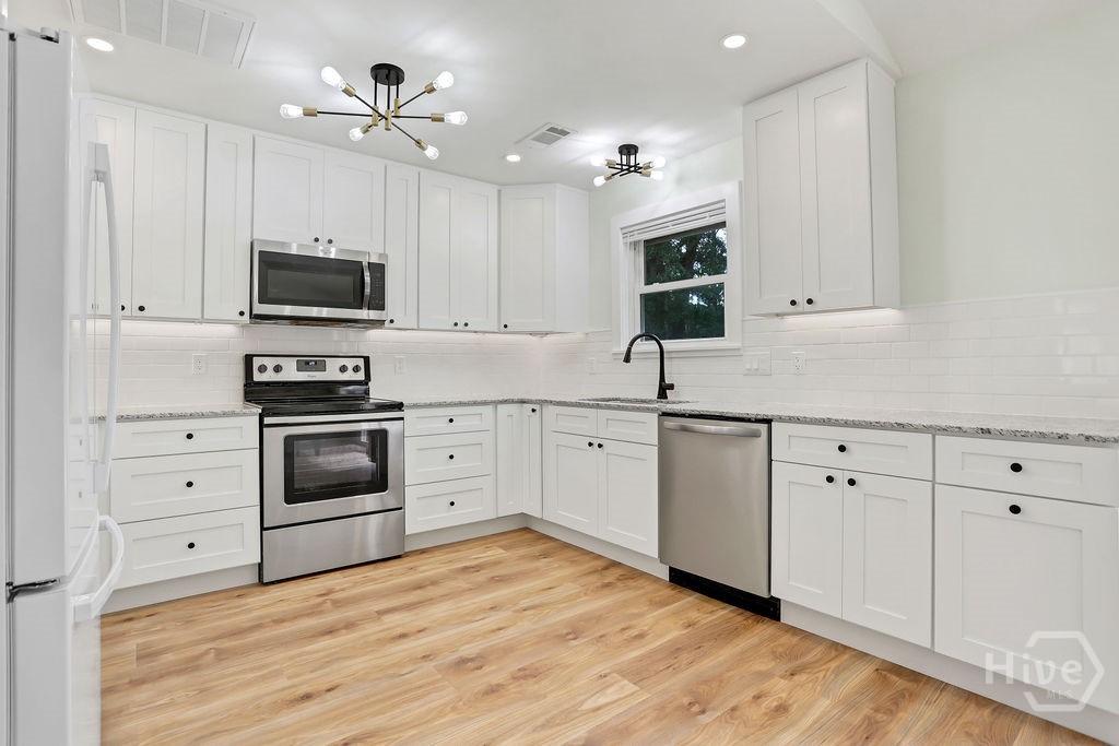 223 Melrose Place