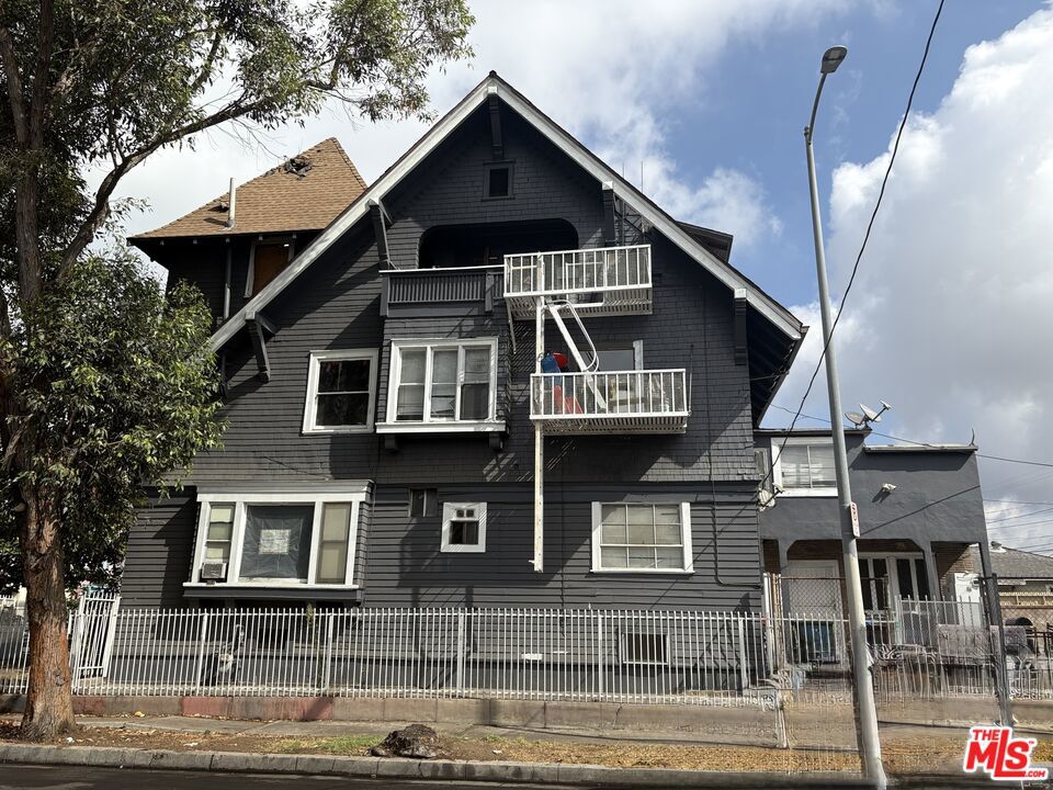 1050 S Bonnie Brae Street