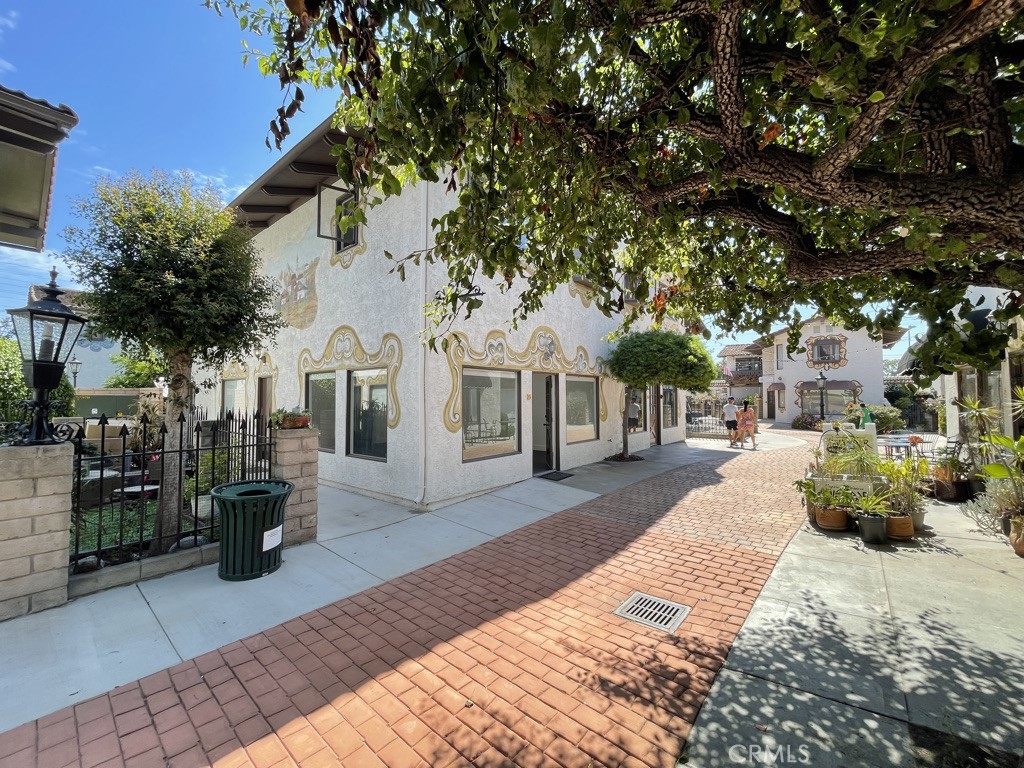 7561 Center Avenue 15