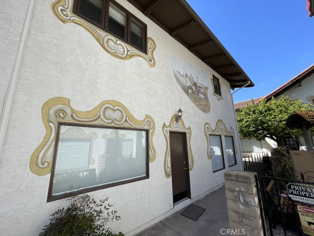 7561 Center Avenue 15