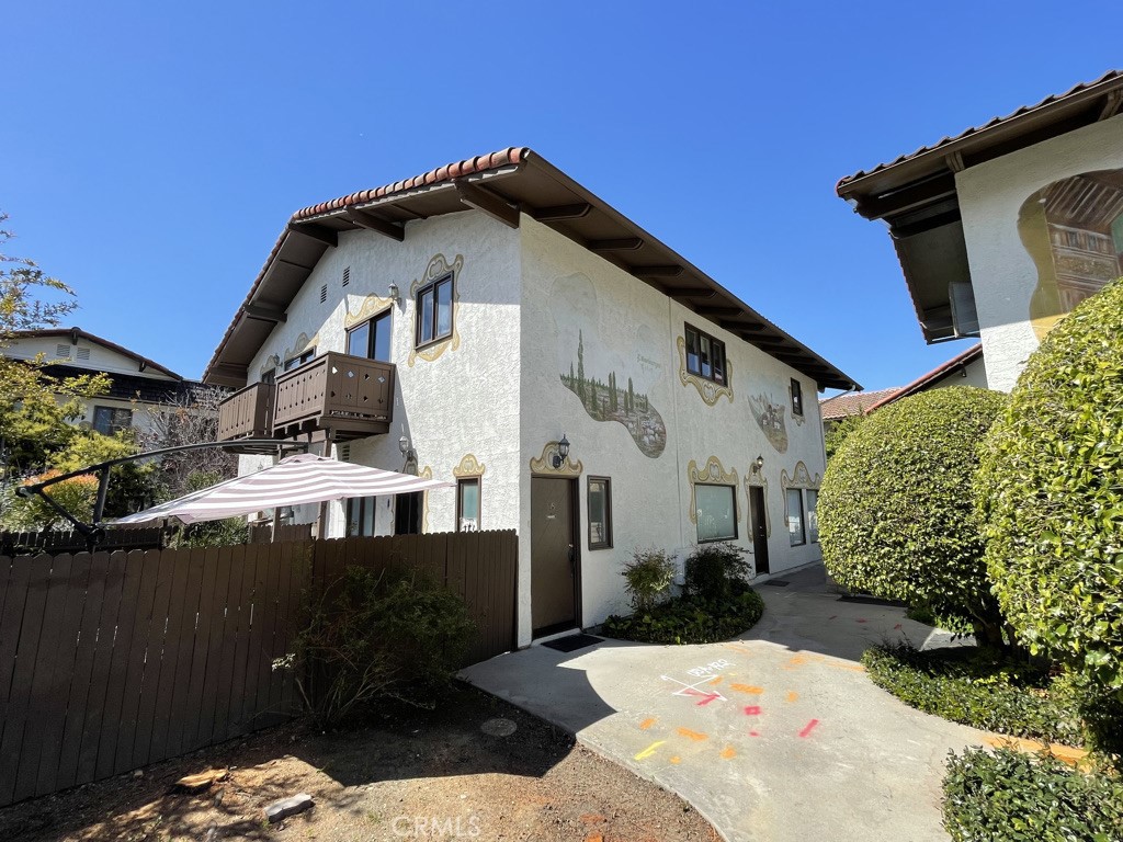 7561 Center Avenue 15