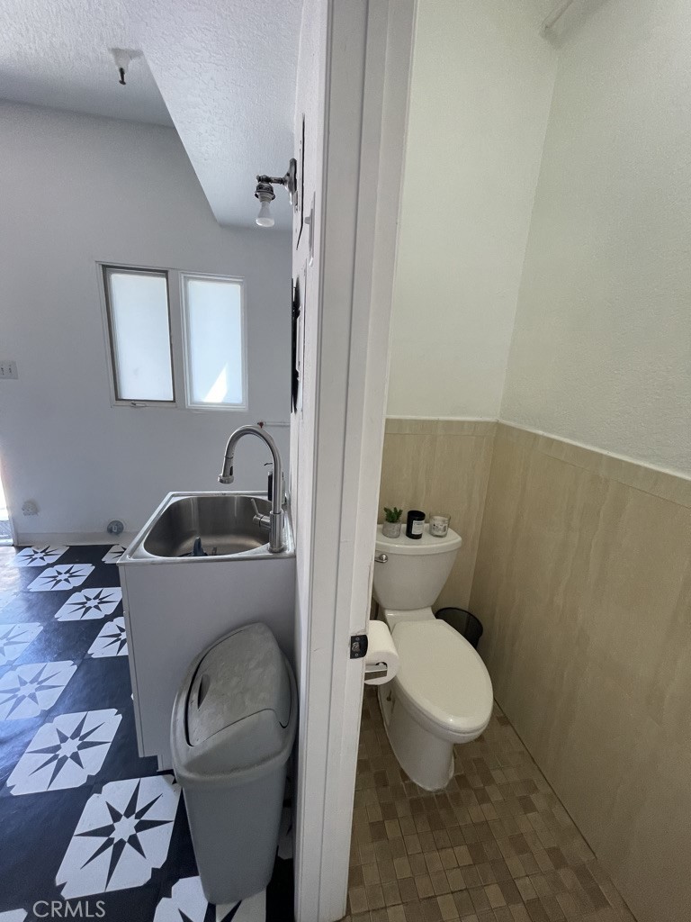 7561 Center Avenue 15