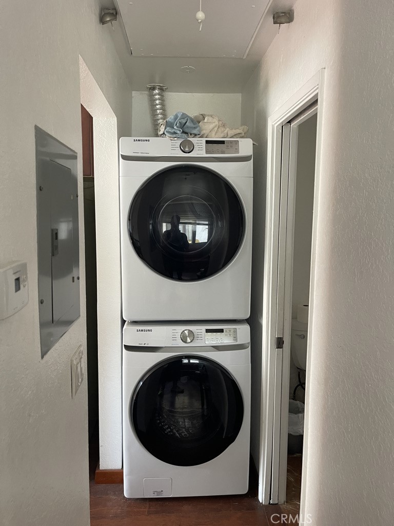 7561 Center Avenue 15