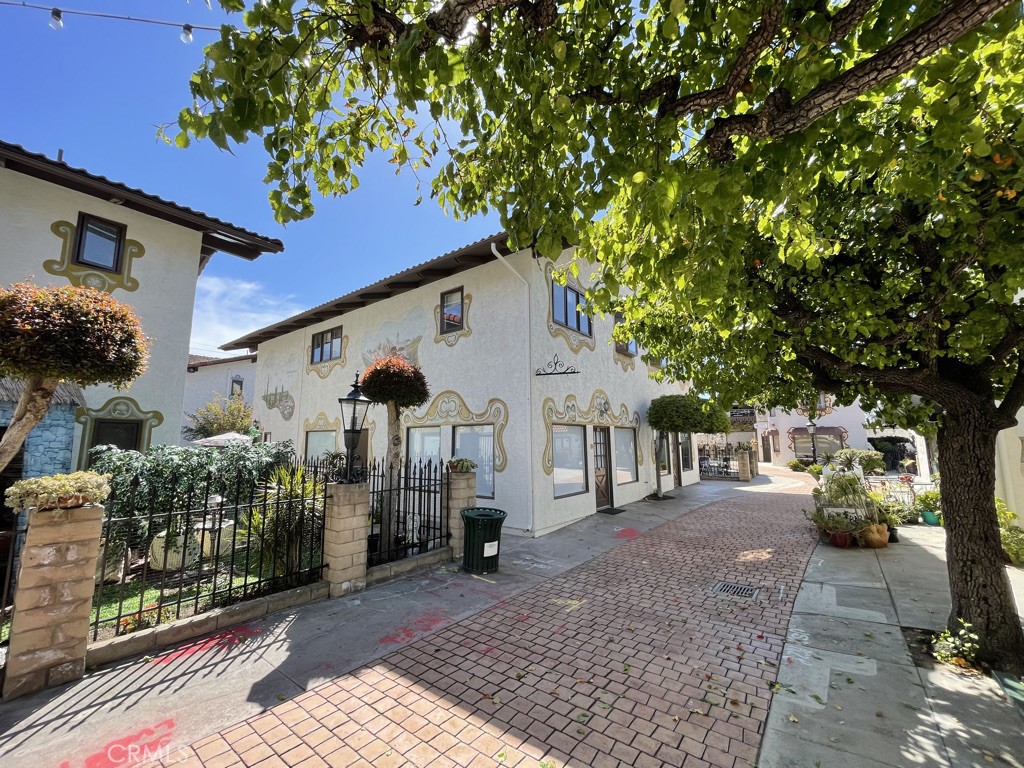 7561 Center Avenue 15