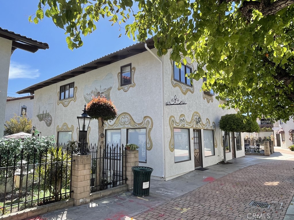 7561 Center Avenue 15