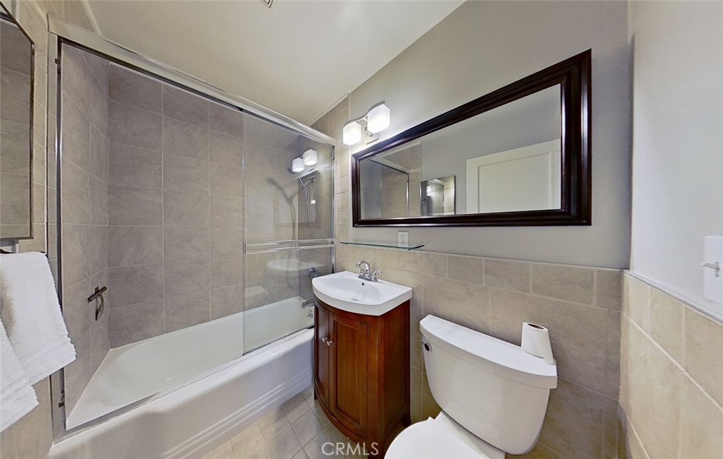 22332 Warmside Avenue