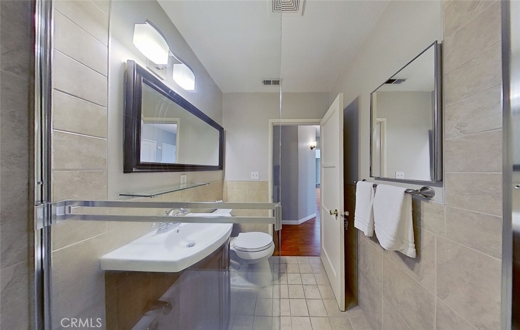 22332 Warmside Avenue