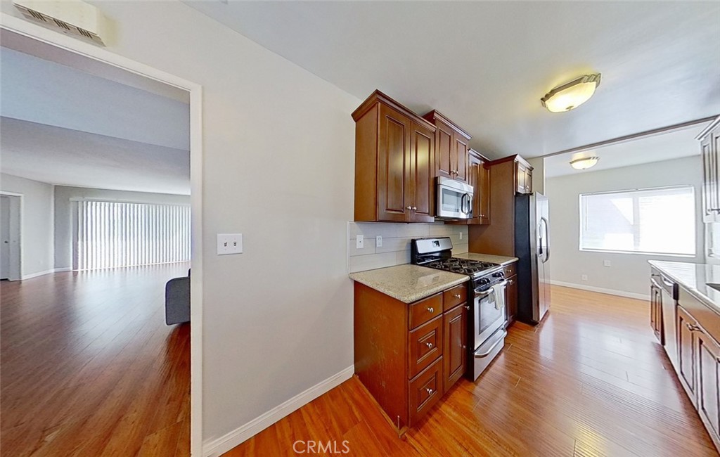 22332 Warmside Avenue