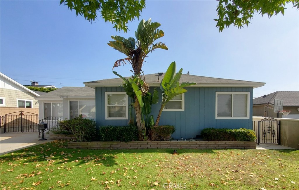 22332 Warmside Avenue