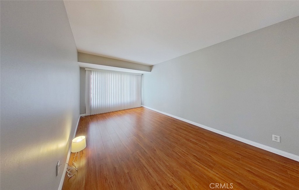 22332 Warmside Avenue