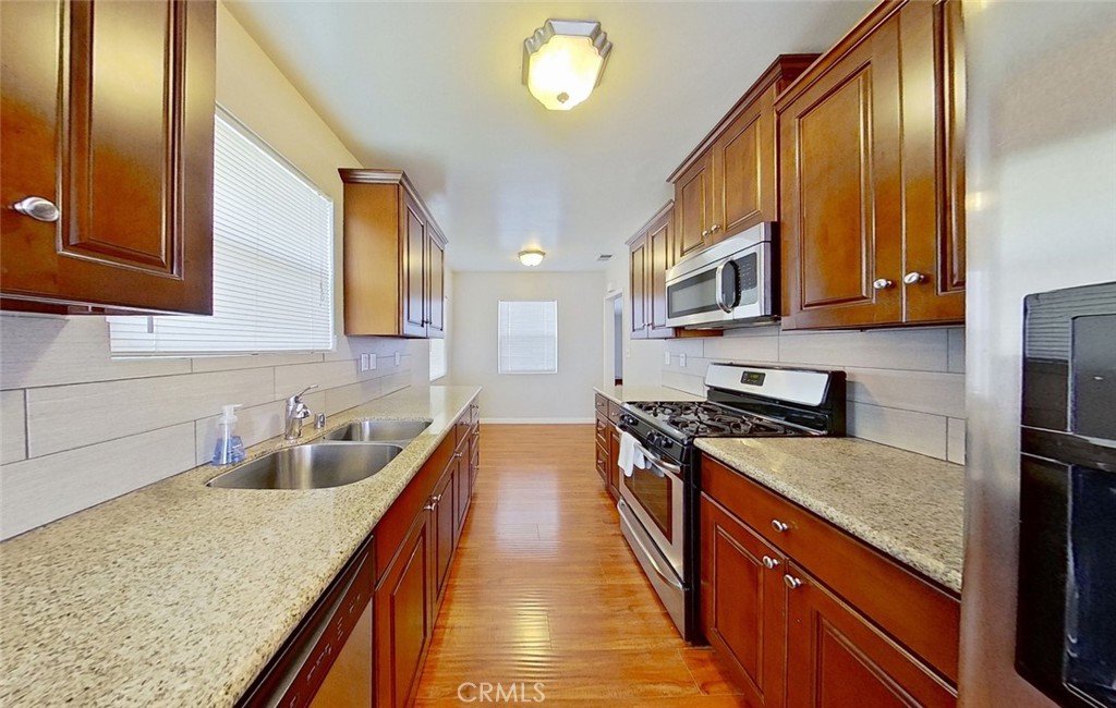 22332 Warmside Avenue