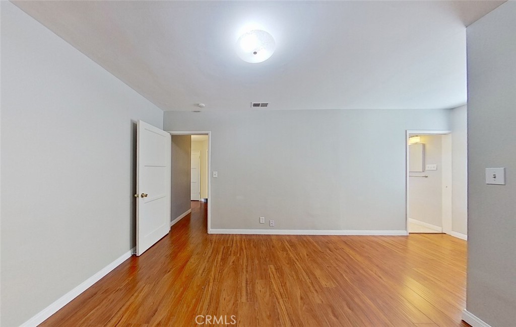 22332 Warmside Avenue