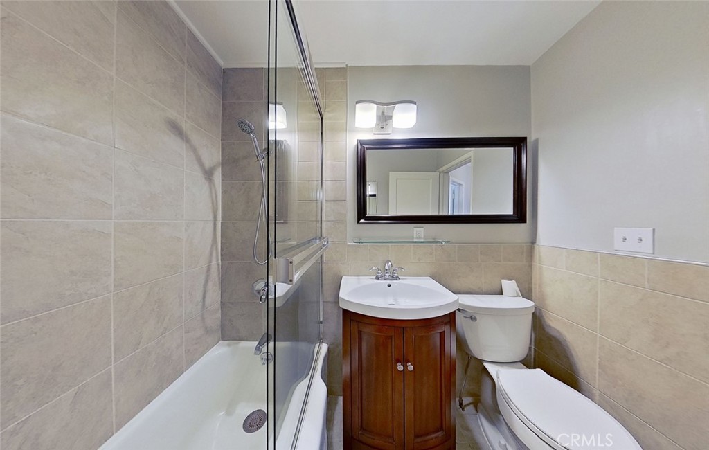 22332 Warmside Avenue