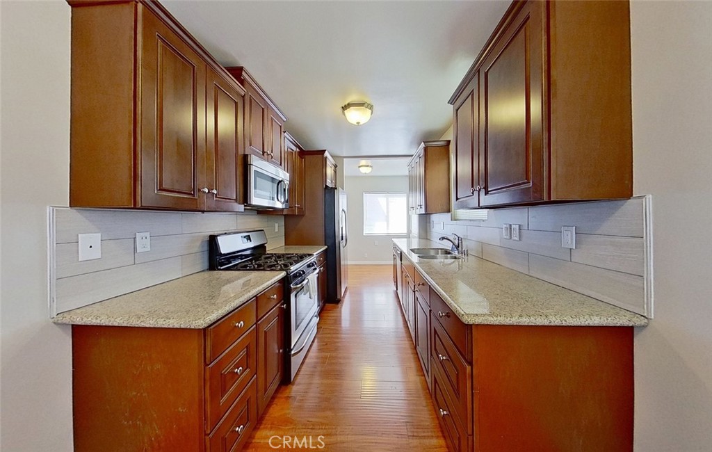 22332 Warmside Avenue