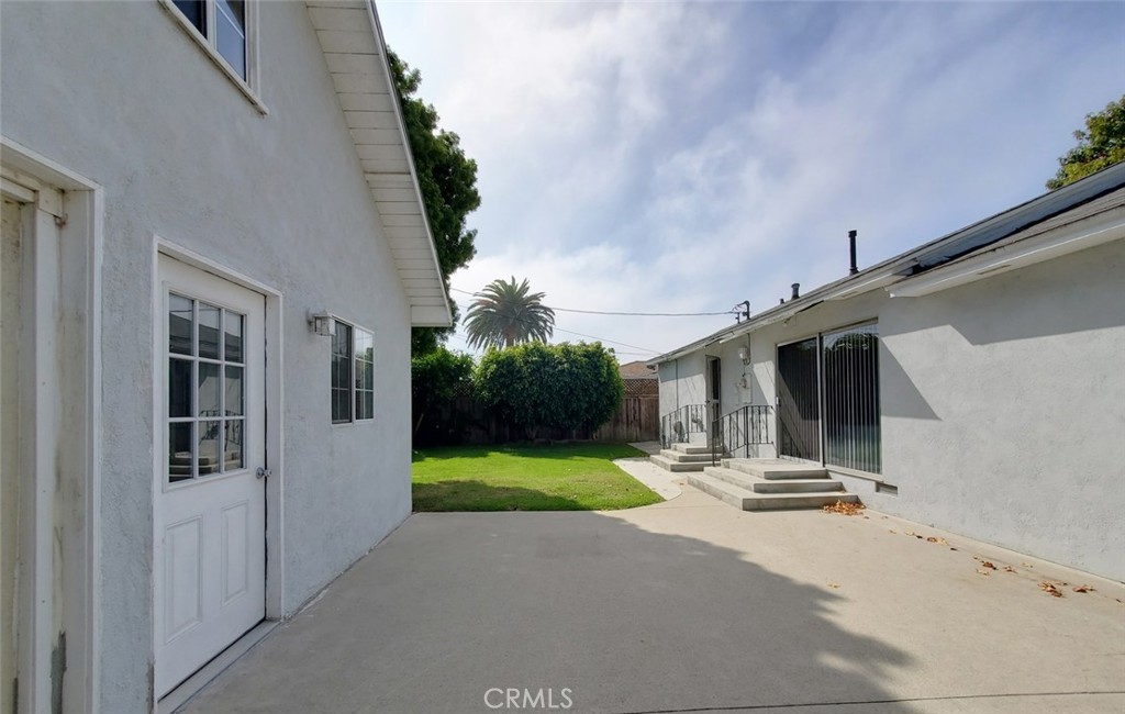 22332 Warmside Avenue