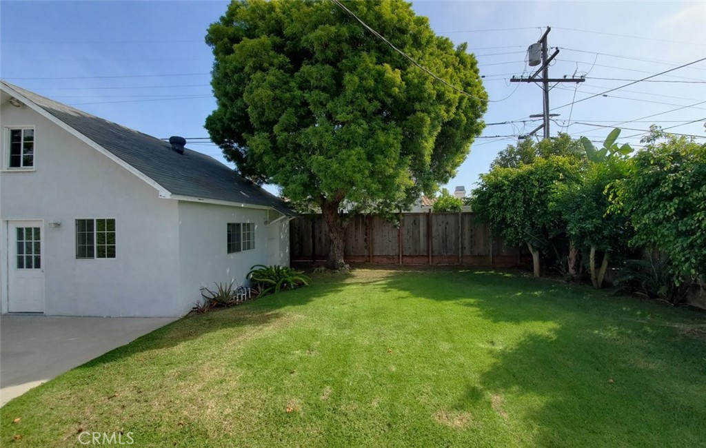 22332 Warmside Avenue