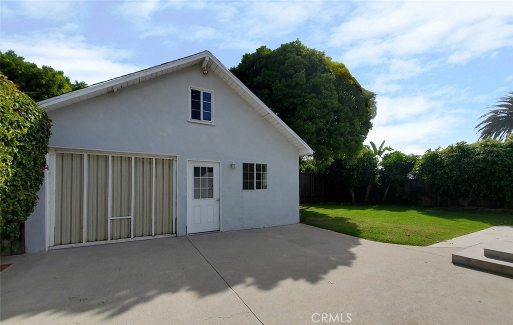 22332 Warmside Avenue