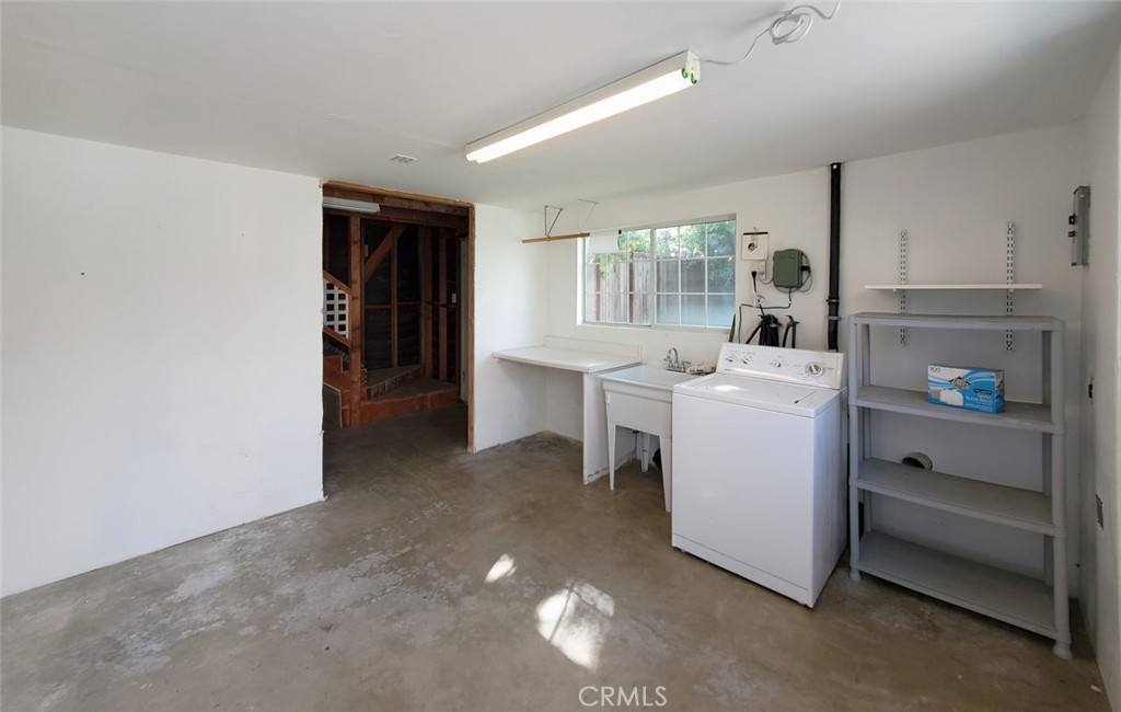 22332 Warmside Avenue