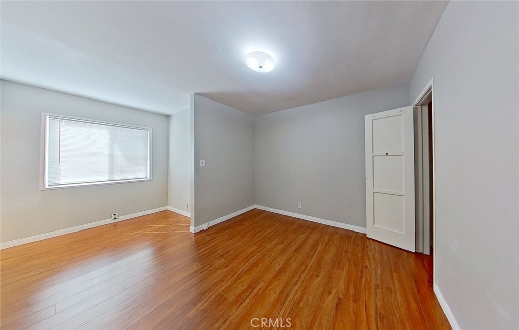 22332 Warmside Avenue