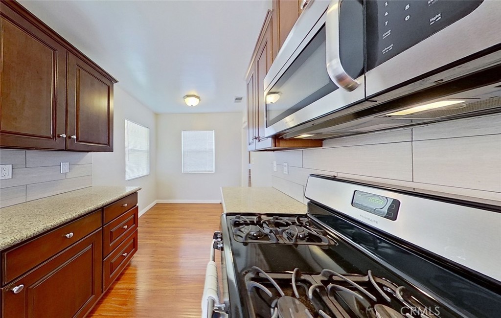 22332 Warmside Avenue