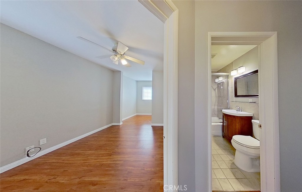 22332 Warmside Avenue