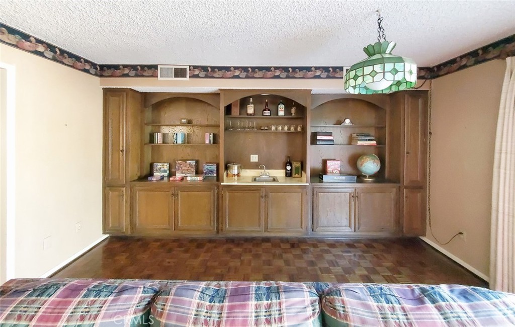 7211 Rockmont Avenue