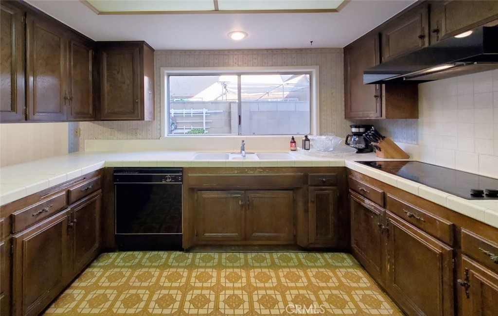 7211 Rockmont Avenue