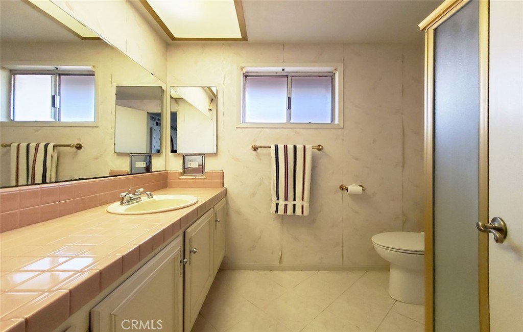 7211 Rockmont Avenue