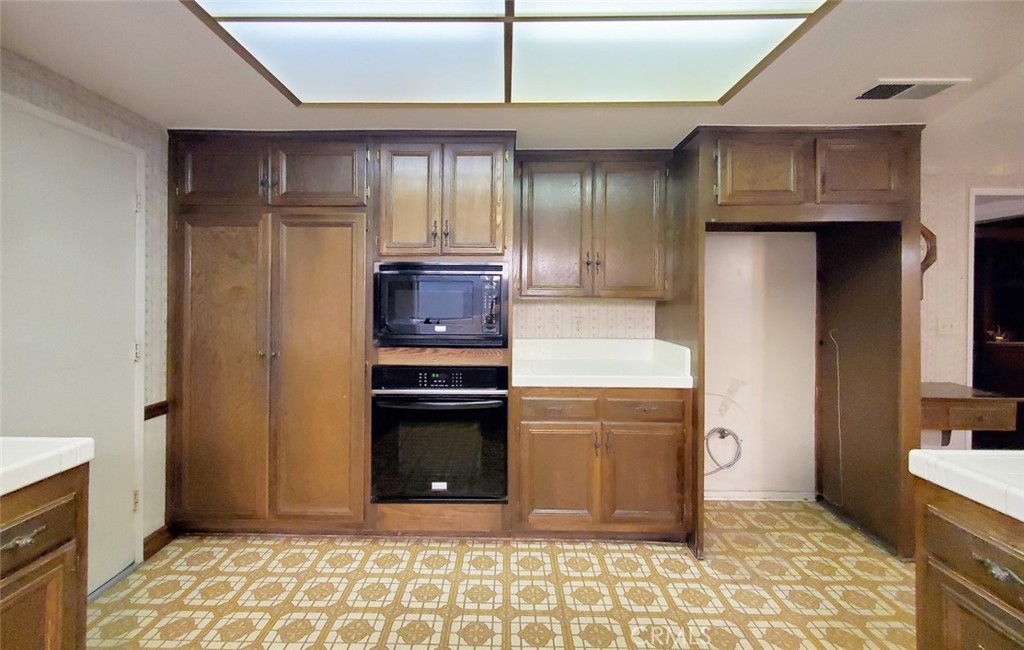 7211 Rockmont Avenue