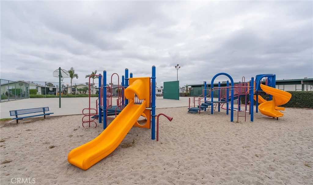 9080 Bloomfield Avenue 211