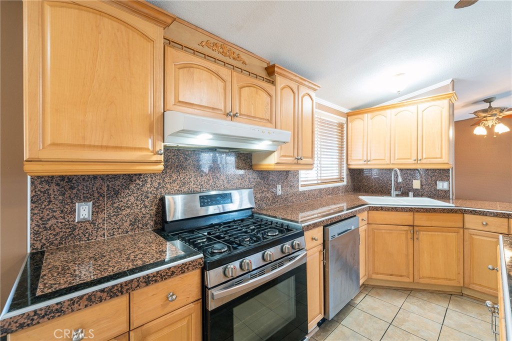 9080 Bloomfield Avenue 211