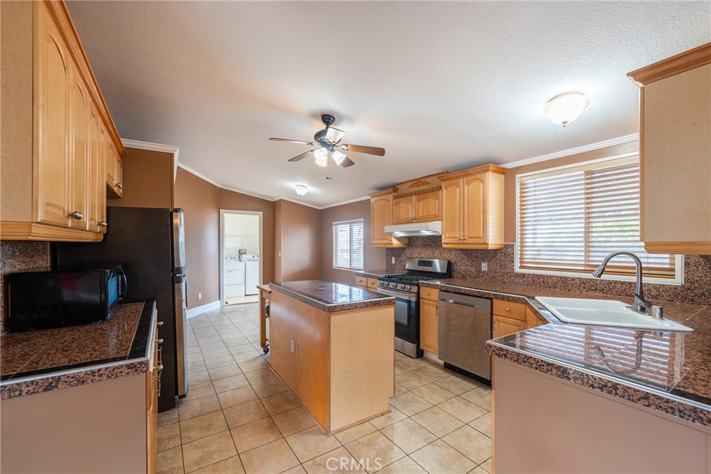 9080 Bloomfield Avenue 211