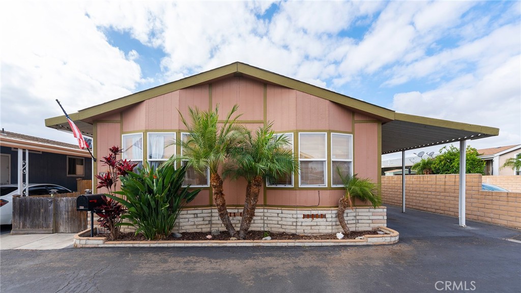 9080 Bloomfield Avenue 211