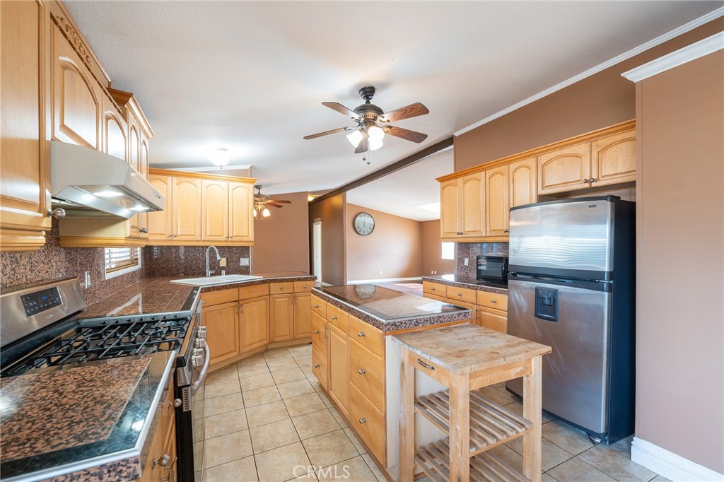 9080 Bloomfield Avenue 211