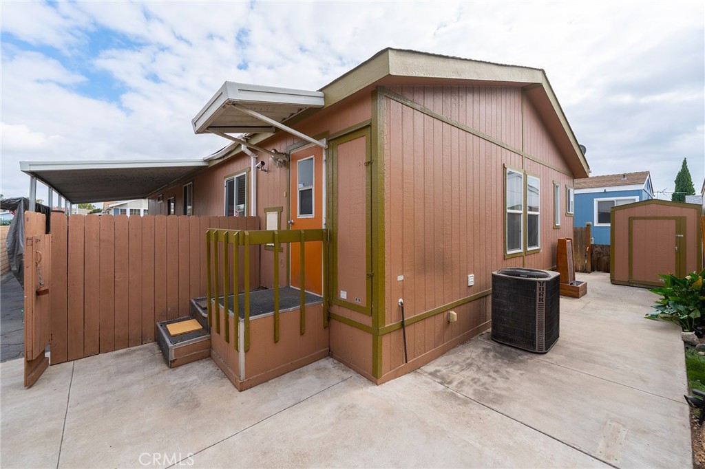 9080 Bloomfield Avenue 211