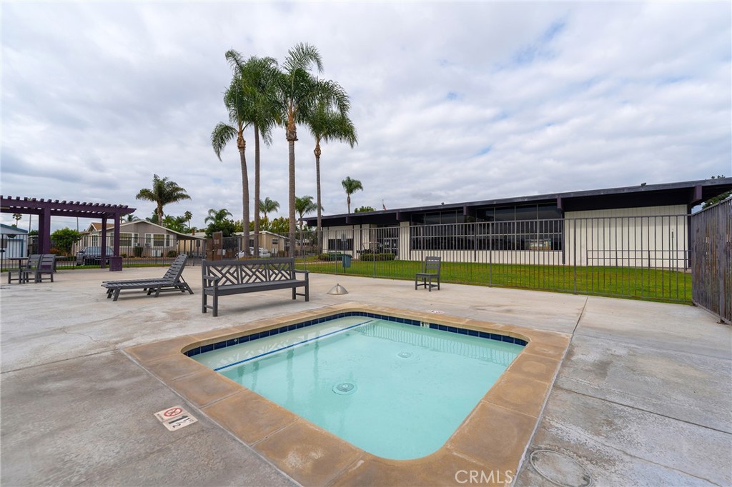 9080 Bloomfield Avenue 211