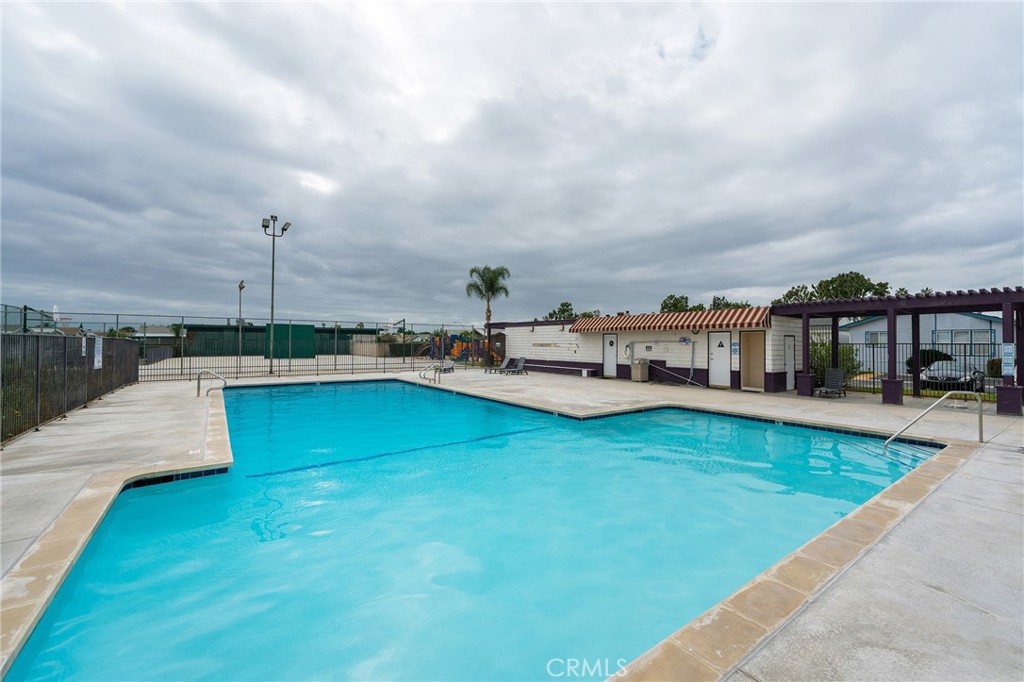 9080 Bloomfield Avenue 211