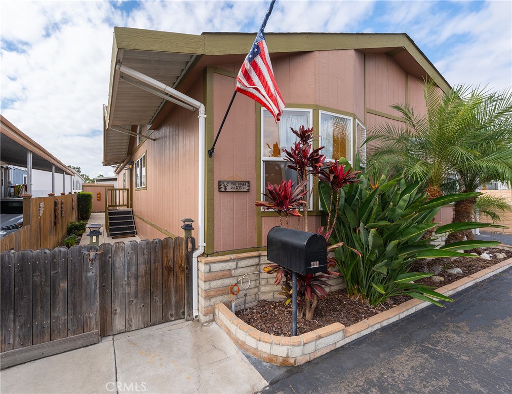 9080 Bloomfield Avenue 211