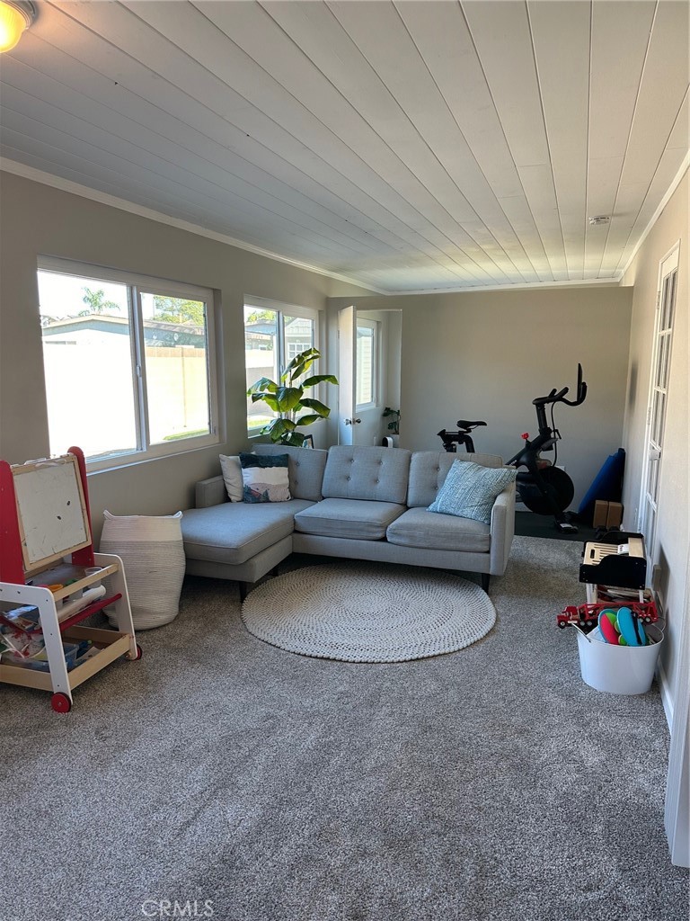 15422 Norwich Circle