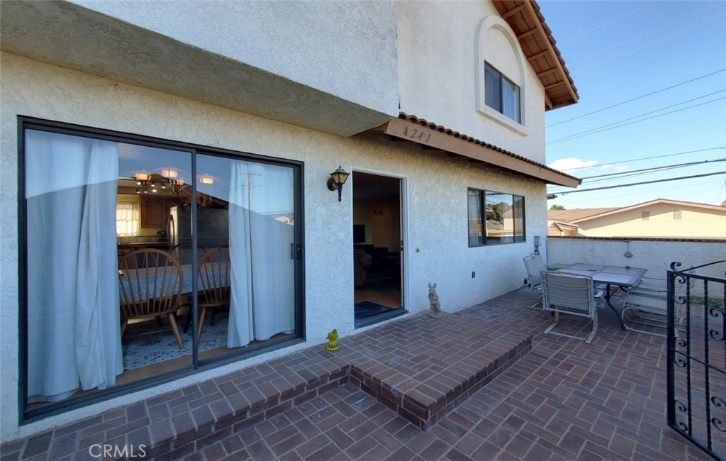 4241 Howard Avenue 12