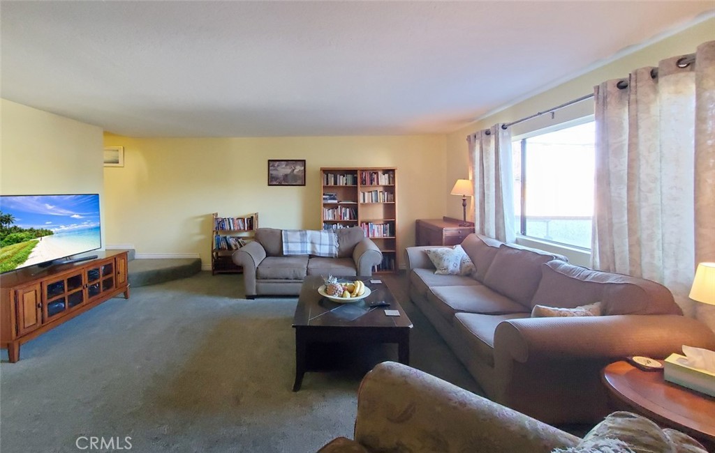 4241 Howard Avenue 12