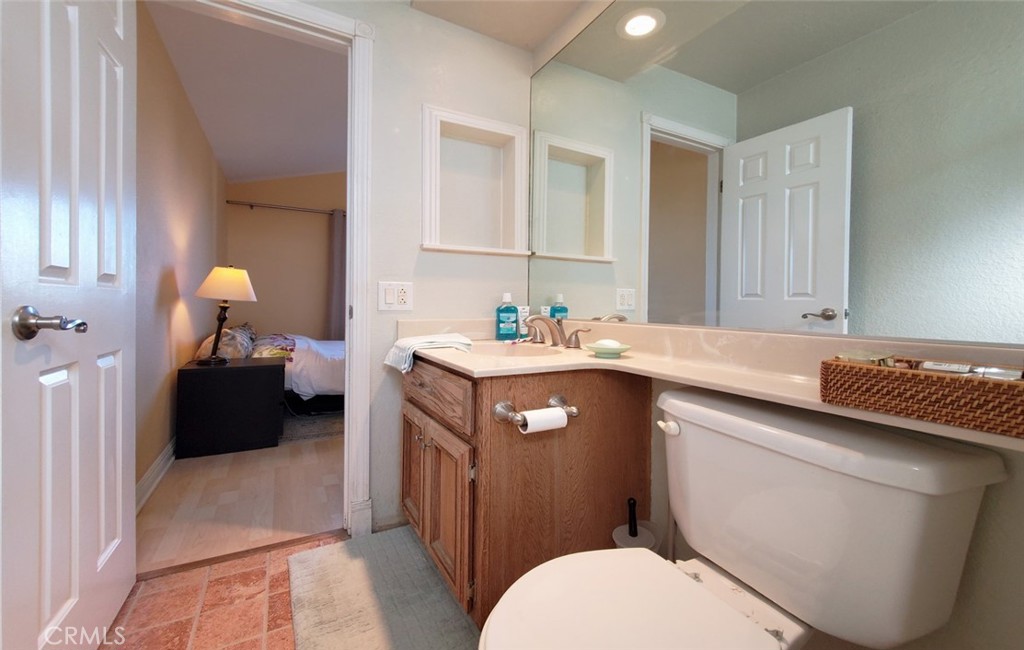 4241 Howard Avenue 12