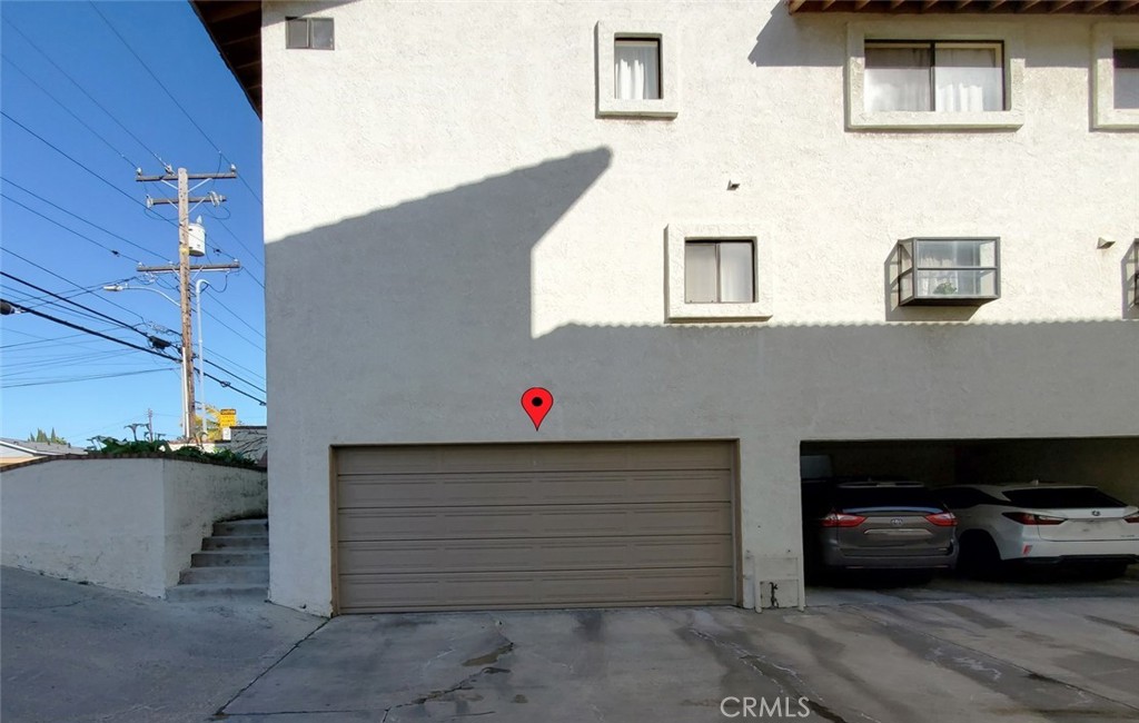 4241 Howard Avenue 12