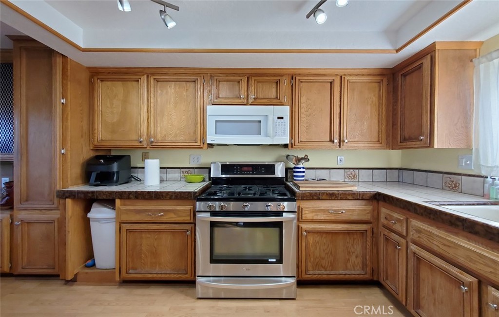 4241 Howard Avenue 12