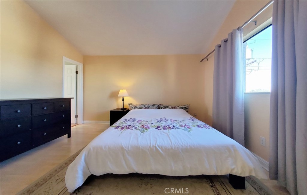 4241 Howard Avenue 12