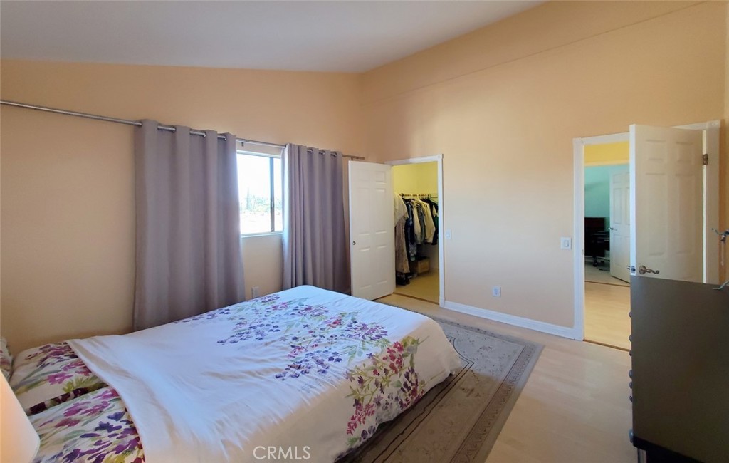 4241 Howard Avenue 12