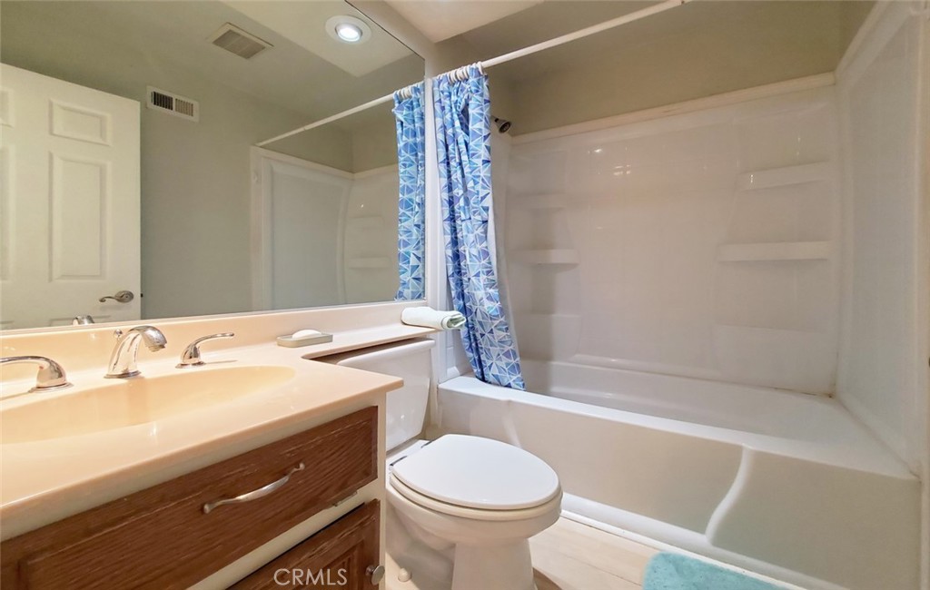 4241 Howard Avenue 12