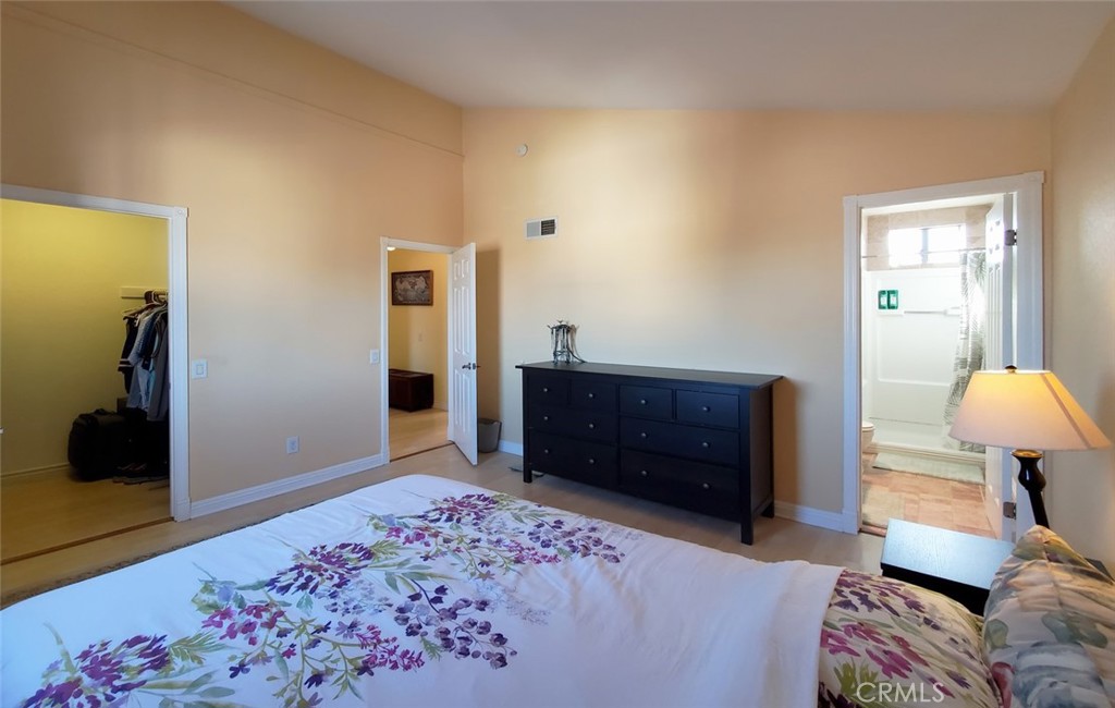 4241 Howard Avenue 12